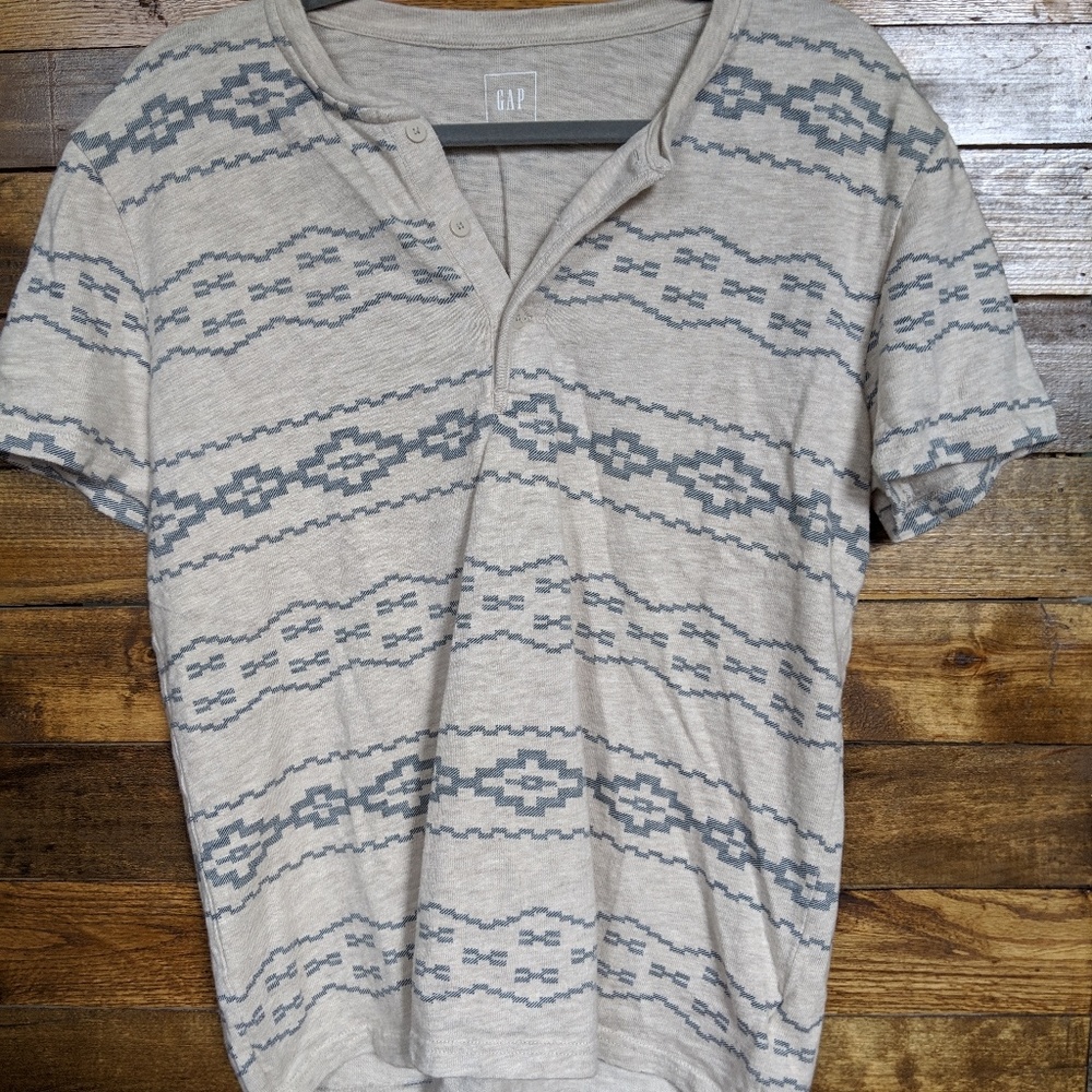 • Gap • Henley Tee